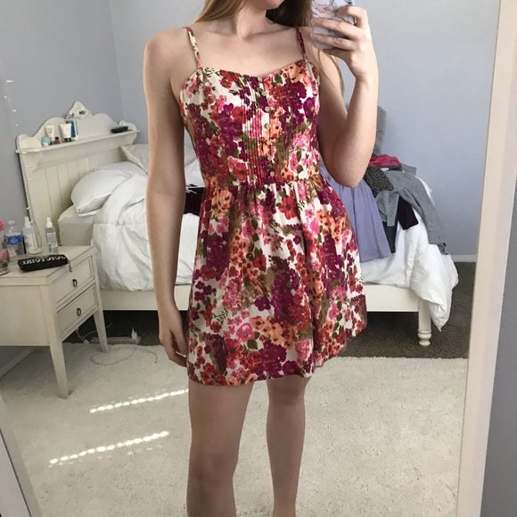 Forever 21 Dresses & Skirts - Floral Dress